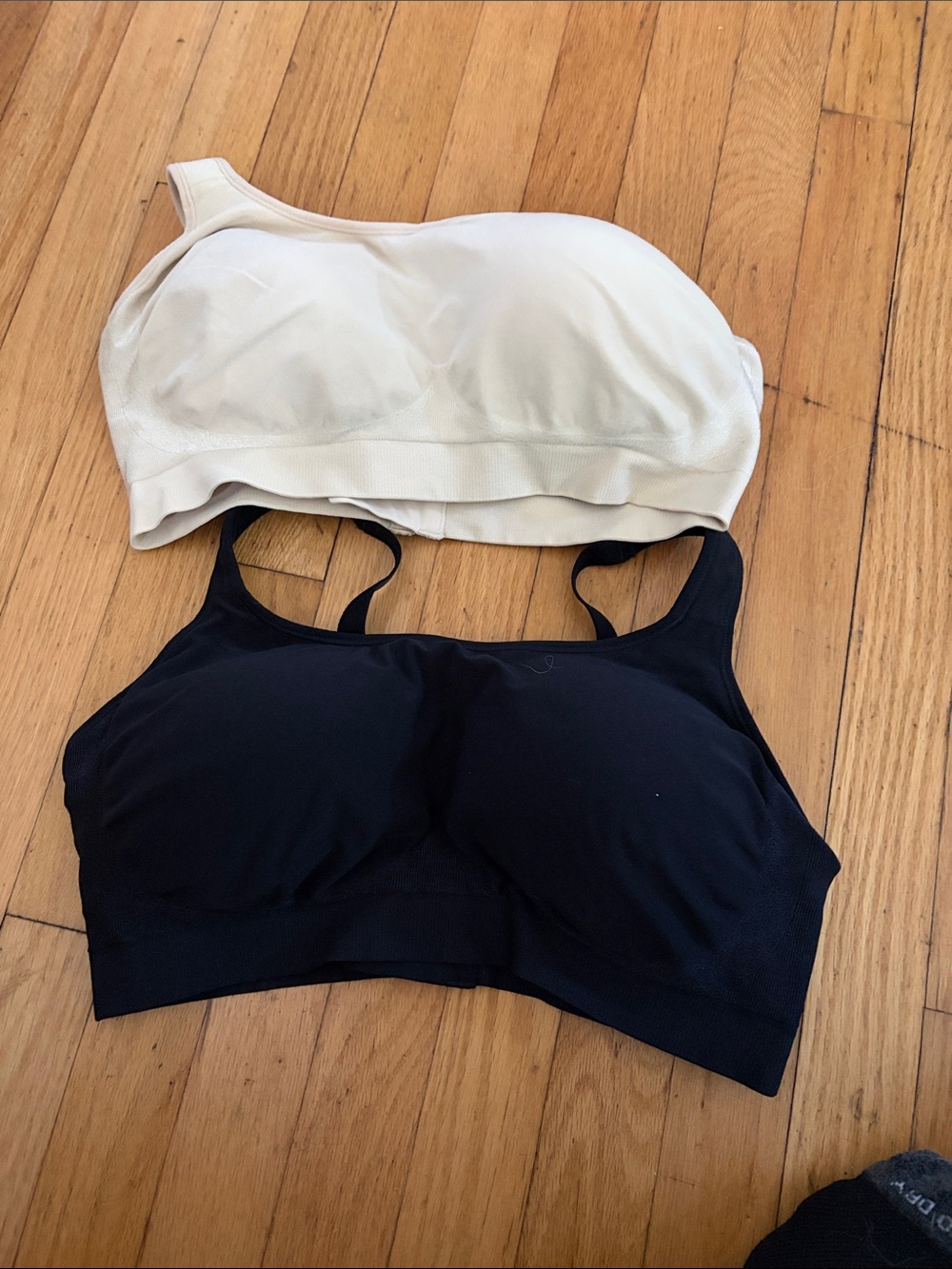Shapermint Wireless Seamless Bras - Black & Cream